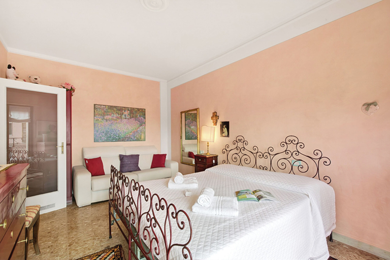 Room 4, Roma 62 Lake View,terrace & Private Park, Brescia