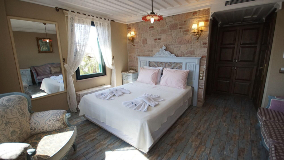 Bedroom 3, Fikret Bey Konagi, Ayvalık