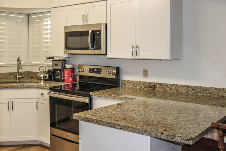 Private kitchen 3, 87 Mountain View - 2BR House, Maricopa