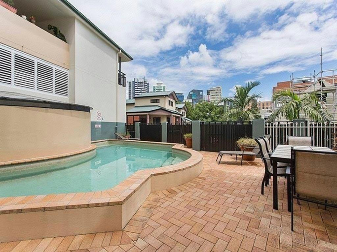 Sport & Beauty 2, The Sedgebrook on Leichhardt Apartments, Spring Hill