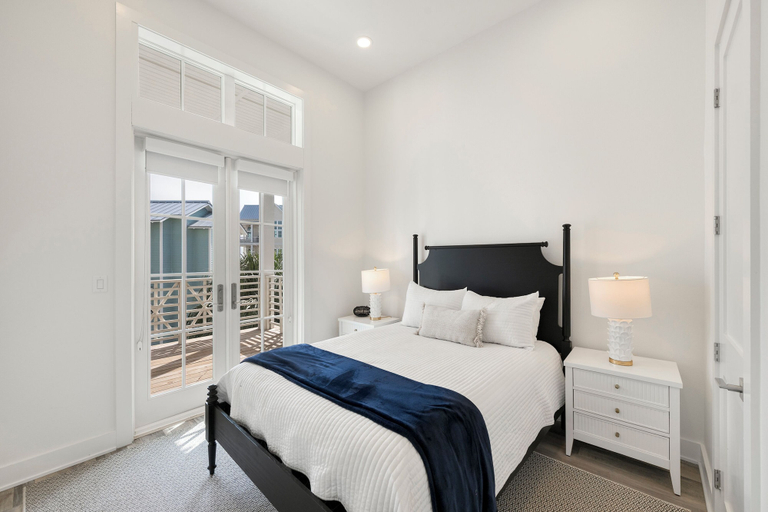 Bedroom 3, The Great White 306 DAR, Nueces