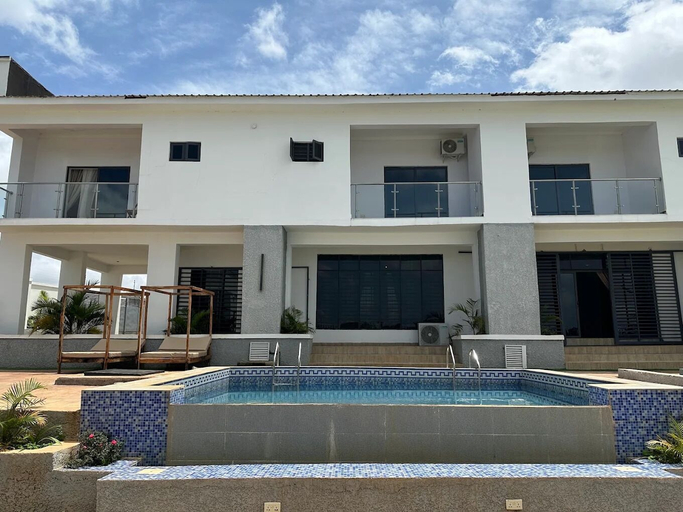 Pool 2, The Embassy Boutique Apartment, Jos South