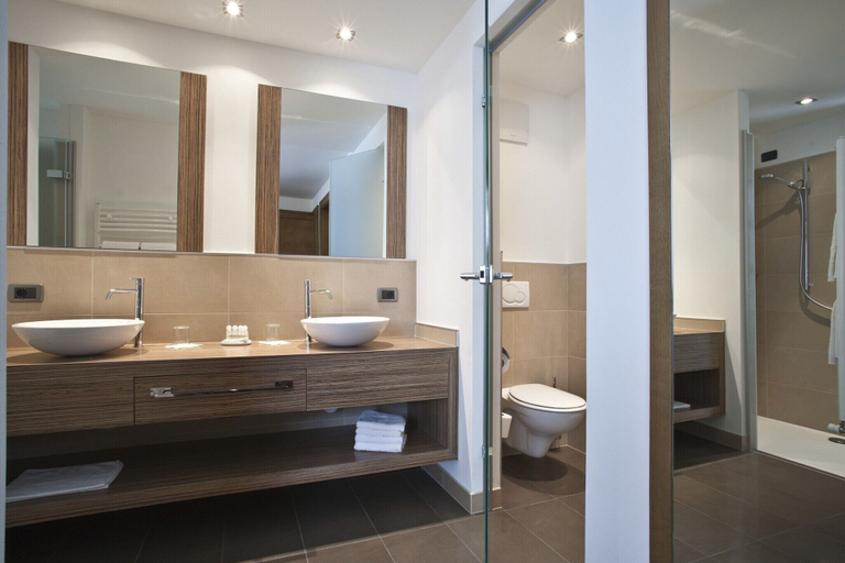 Bathroom 5, Hotel La Fradora - Dolomites Hotel, Bolzano