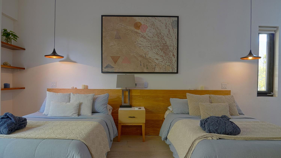 Bedroom 3, Cuna del Cielo, Allende