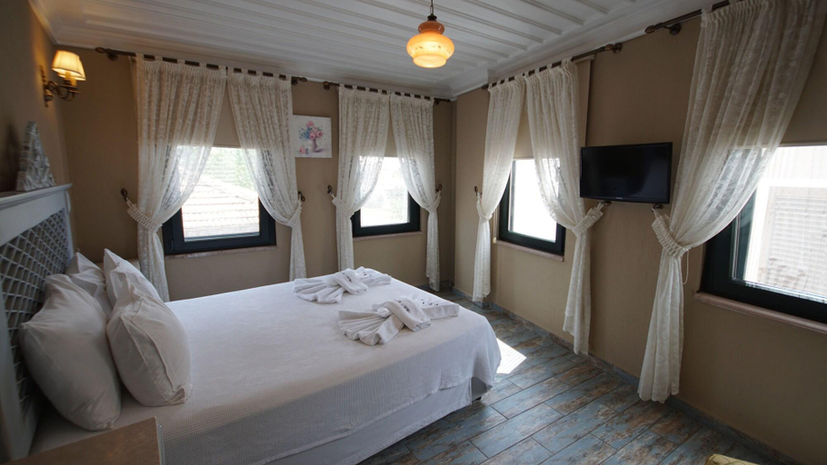 Bedroom 5, Fikret Bey Konagi, Ayvalık
