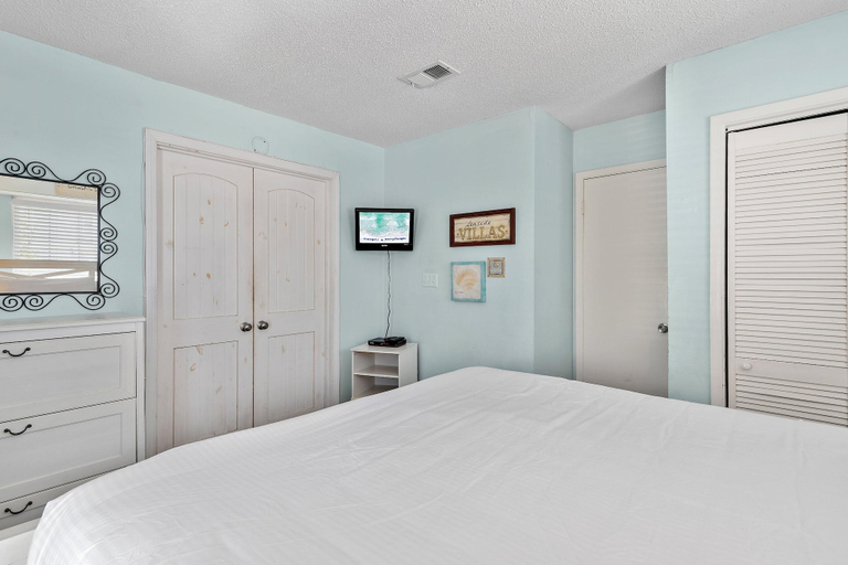 Room 3, Summer Breeze 112, Walton