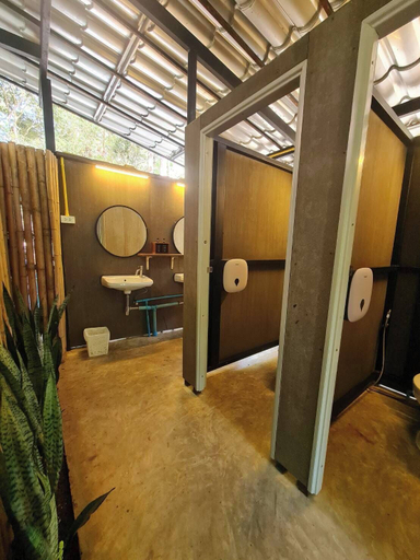 Bathroom 5, Kampong Kampground, K. Mae On