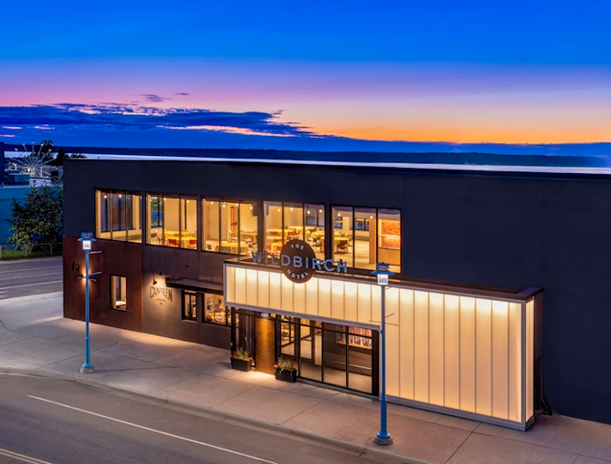 Exterior & Views
