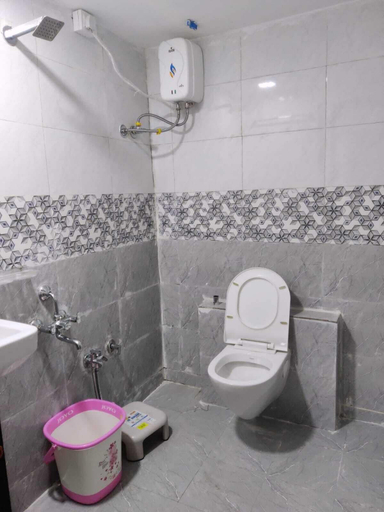 Bathroom 5, Hotel Kalash, Ahmadabad