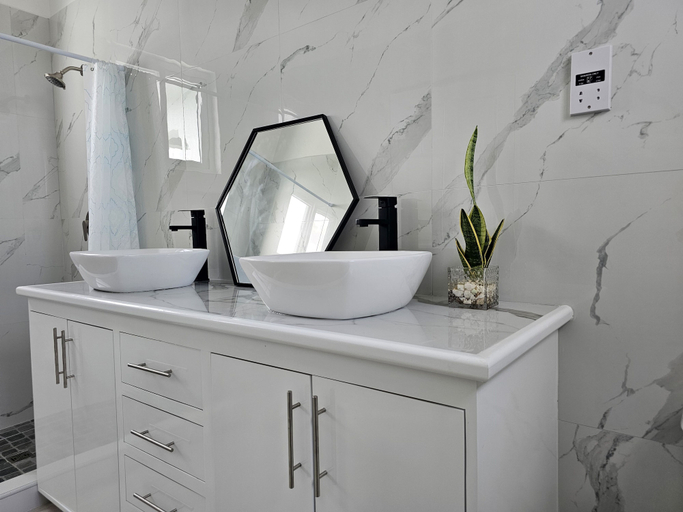 Bathroom 2, Kaz Olivia 2 Villa