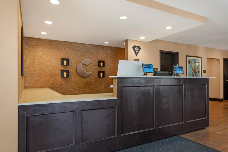 Public Area 2, Comfort Inn & Suites Airport North, Division No. 6