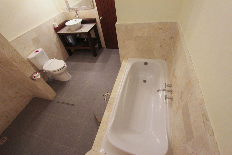 Bathroom 4, Rinjani Lodge, Lombok