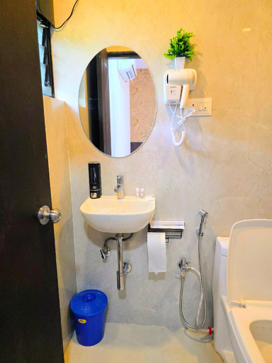 Bathroom 4, Sunshine Resort, Pune