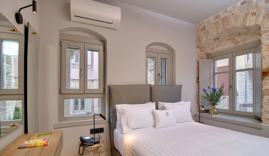 Bedroom 1, Hotel Boulgari, Epirus