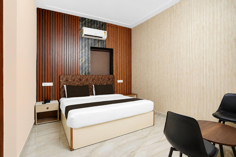 Room 3, Classic Hotel Prince, Sahibzada Ajit Singh Nagar