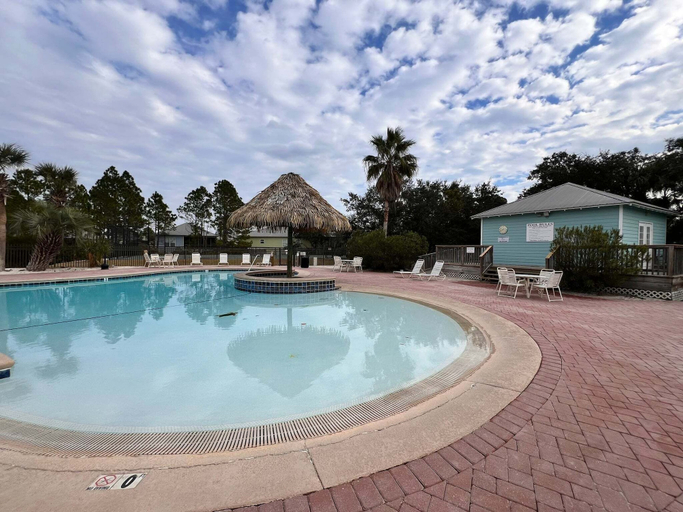 Pool 2, Welcome to This 3br/2ba Charming Coastal Cottage, Baldwin