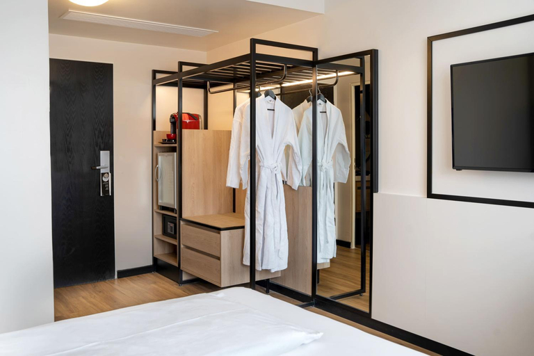 Bedroom 2, Hotel München City Center Affiliated by Melia, München
