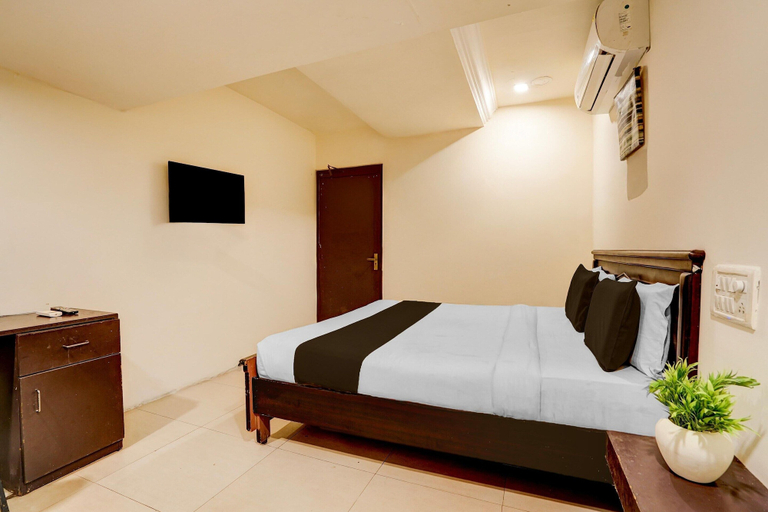 Room 2, Deluxe Akshaya Pride, Krishna