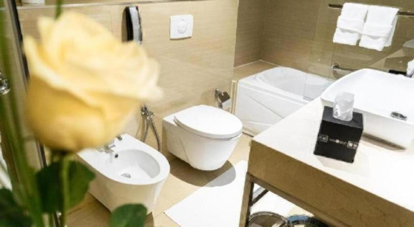 Bathroom 4, Gulf Pearls Hotel, Doha