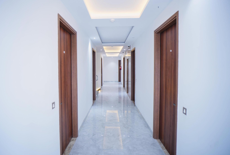 Public Area 2, Haris Court- Cyber Hub, Gurgaon