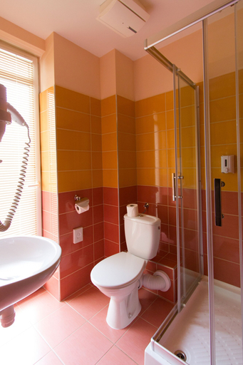 Bathroom 4, Six Inn Hotel, Budapesti