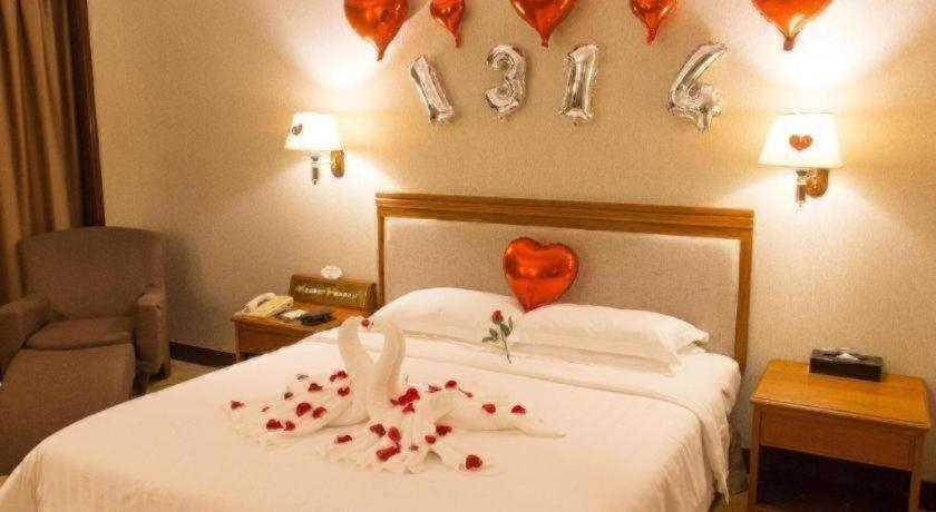 Bedroom 3, Fangzhong Holiday Hotel, Dongguan