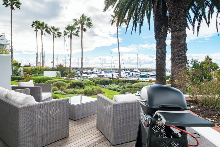 Room 4, Safe 2 Bed With View in The Waterclub Bella Marina, City of Cape Town