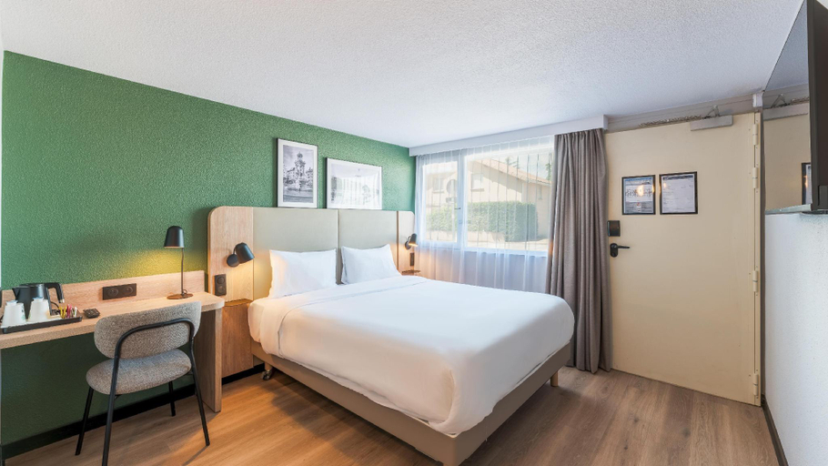Bedroom 3, Campanile NATURE - Lyon Airport, Rhône