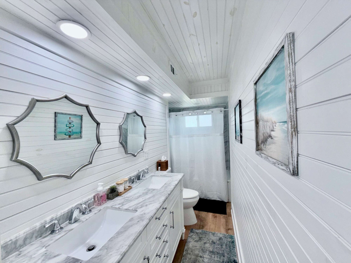 Bathroom 5, Sandy Beach Retreat and Gulf View, Galveston