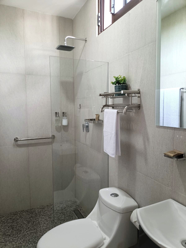 Bathroom 4, Punta Colibrí, Dist. Pochutla