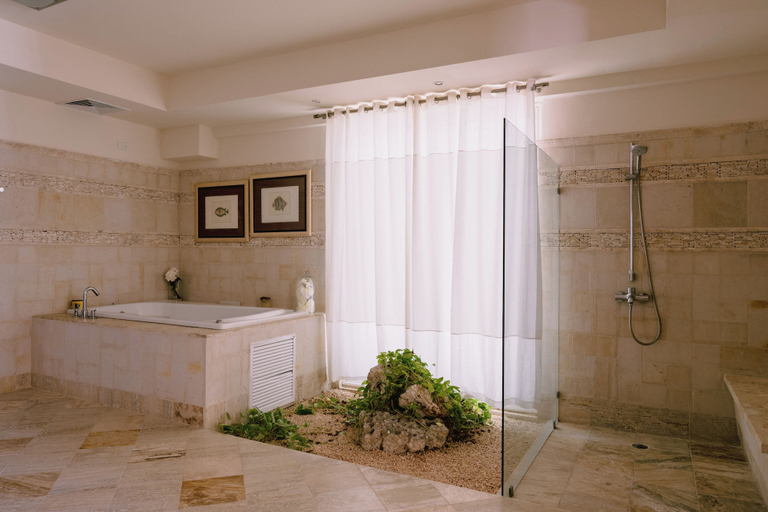 Bathroom 5, Luxury9BR Villa39 Juanillo Private Beach, Salvaleon de Higuey