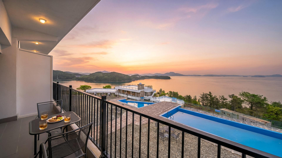 Others 5, Yeosu Rebeu183184 Oceanview Pension, Yeosu