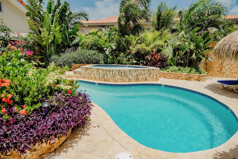 Pool 2, Perfect 1-bedroom-apartment 2 km From Eagle Beach