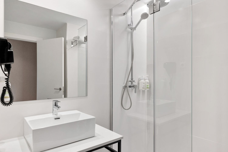 Bathroom 4, B&B Hotel Barcelona Sant Cugat, Barcelona