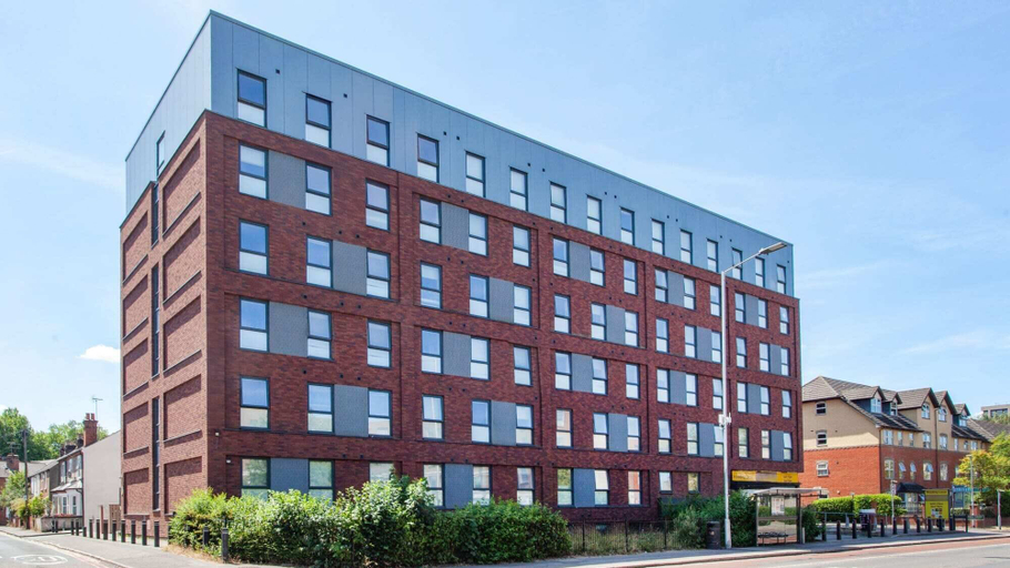 Exterior, Student Only Berkshire House, Wokingham