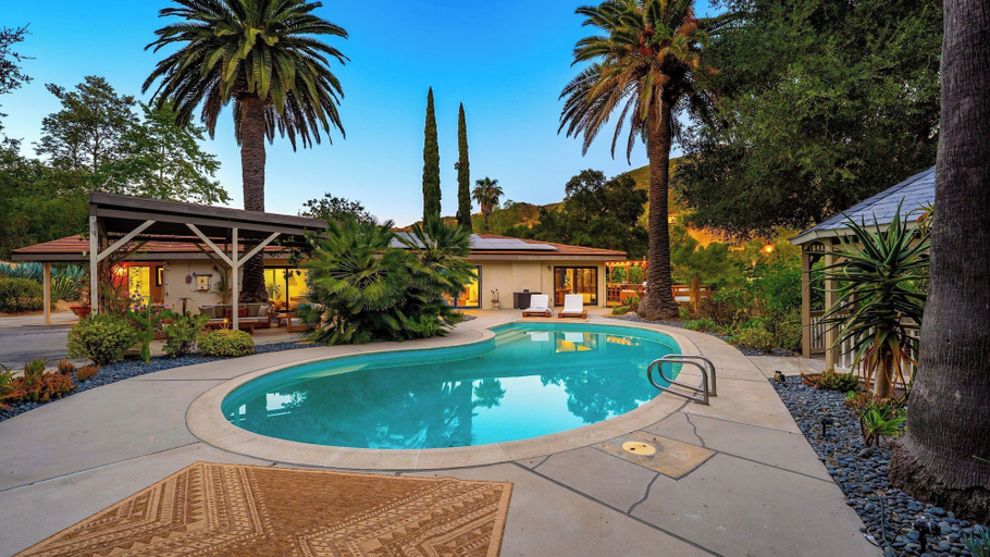 Interior 5, Dreamsawake by Avantstay Saltwater Pool Swim Spa + Firepit Private Canyon Views, Los Angeles
