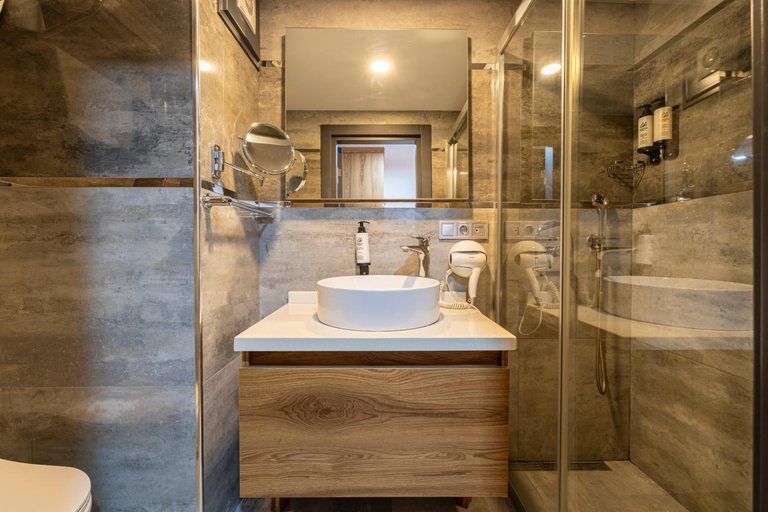 Bathroom 3, Business Life Hotel & SPA Bakirkoy, Bakırköy