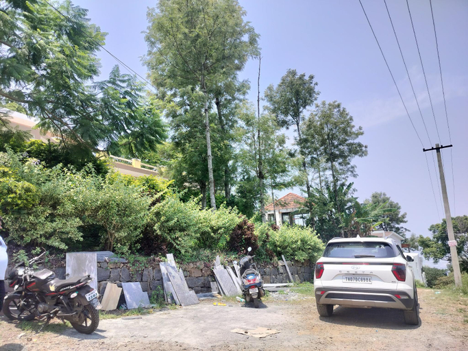 Others 4, Oyla Cottage, Salem