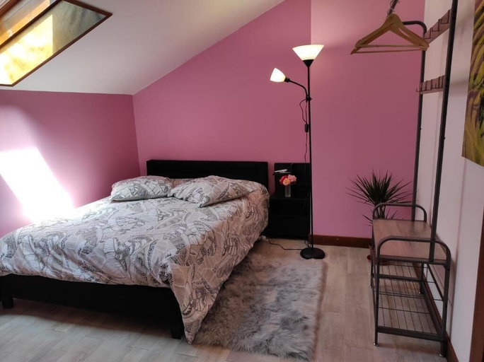 Bedroom 2, Chez Sam, Ain