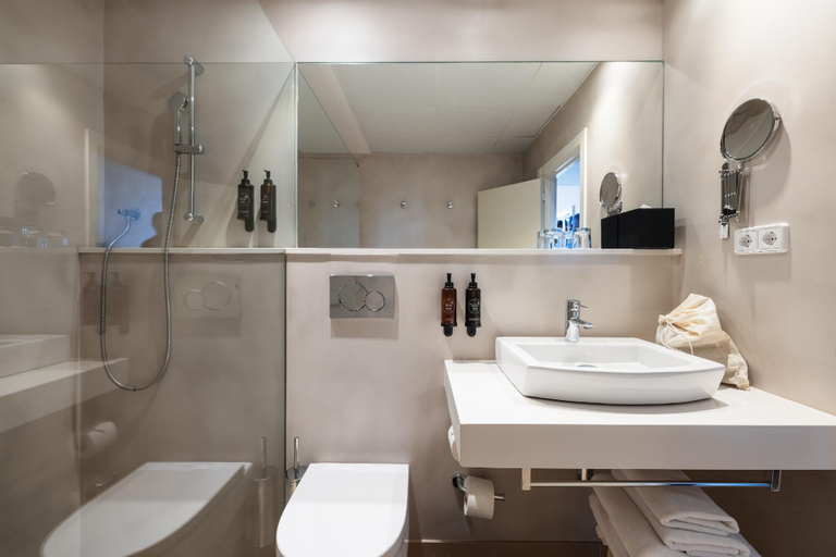 Bathroom 5, Hotel Port Mahon, Baleares