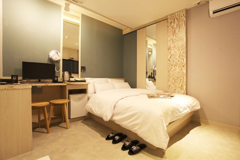 Bedroom 4, Myeonmok Choi Hotel, Jungnang