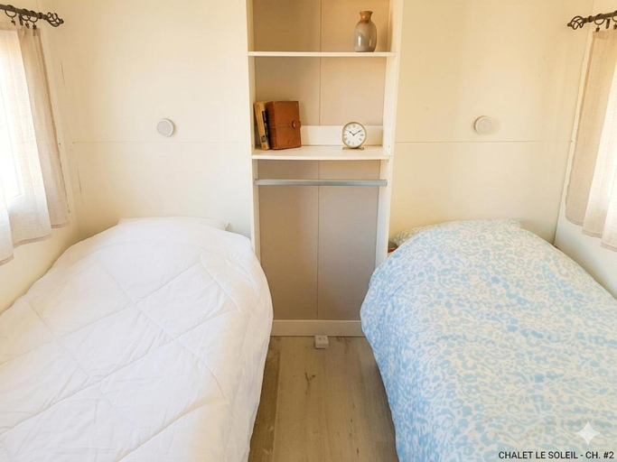 Bedroom 2, Chalet - Mer - Nature - village medieval, Var