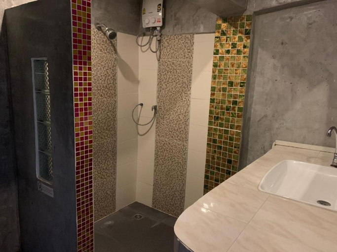 Bathroom 4, Saikaew Boutique Hotel, Muang Rayong