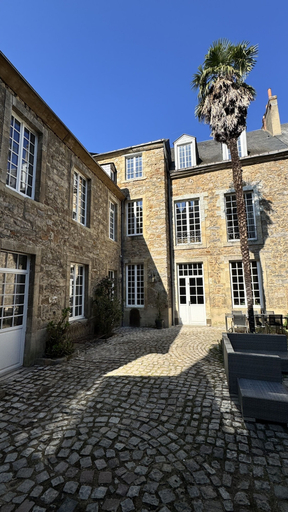 Primary image