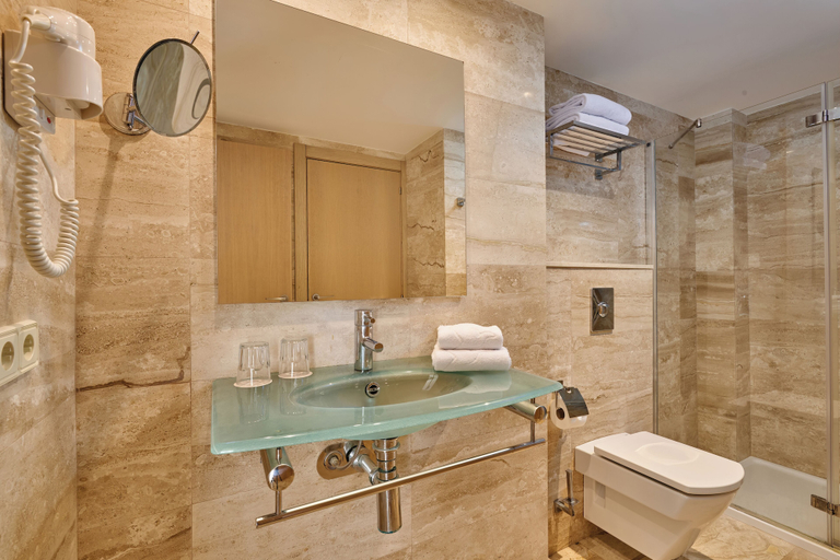 Bathroom, Grupotel Dunamar, Baleares