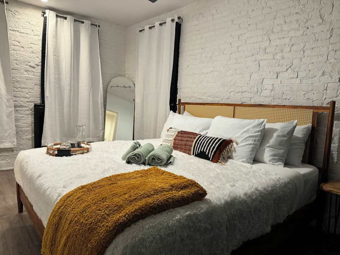 4, Jungle House Downtown Columbus – Modern Boutique Suites, Franklin