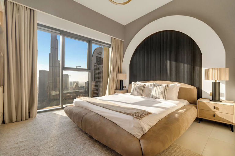Room 2, Spacious 3.5BR Burj LED View High Floor, Dubai