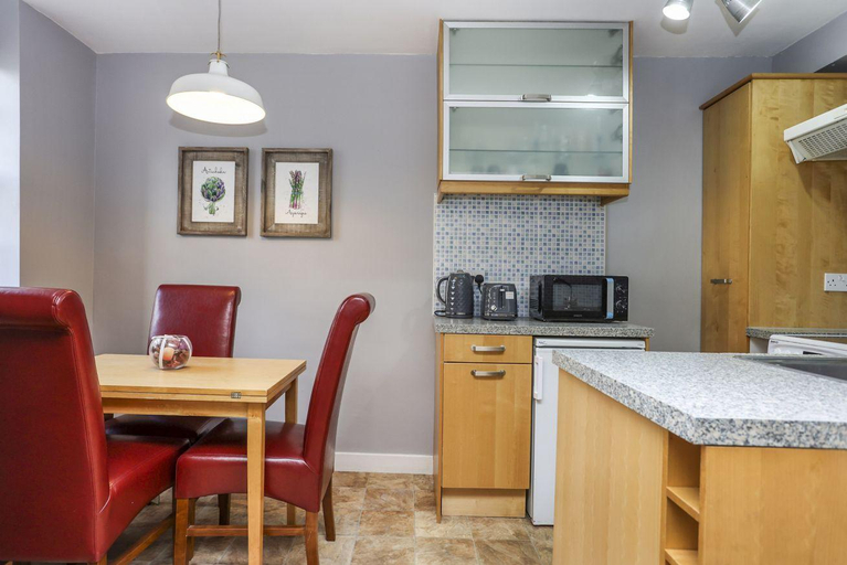 Others 5, Heart of Grassmarket Apartment, Edinburgh