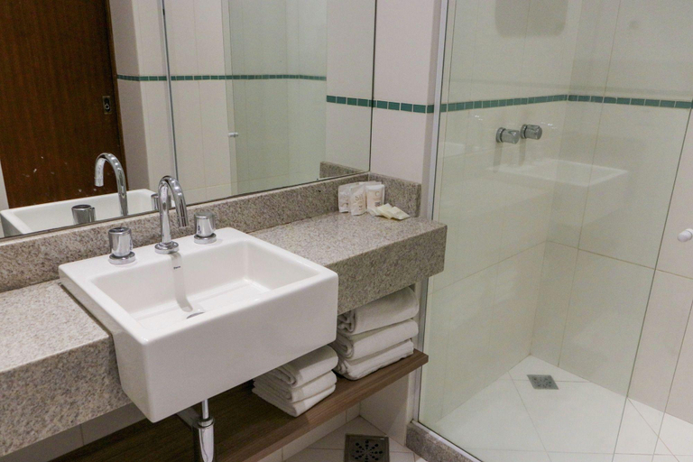 Bathroom 4, Rio de Janeiro Barra Parque Olimpico, Rio de Janeiro
