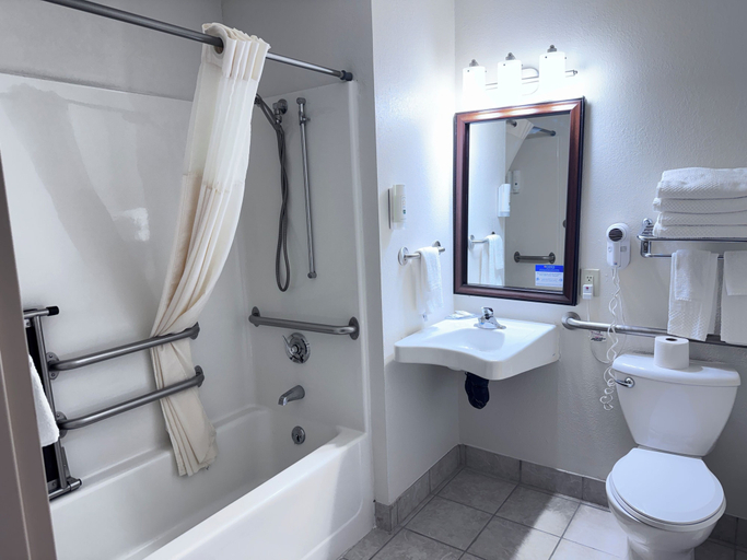 Bathroom 5, Quality Inn Spearfish I-90, Lawrence